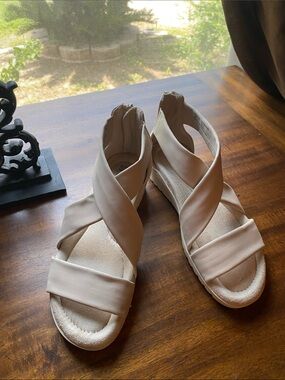 Earth Spirit Beige Crisscross Sandals